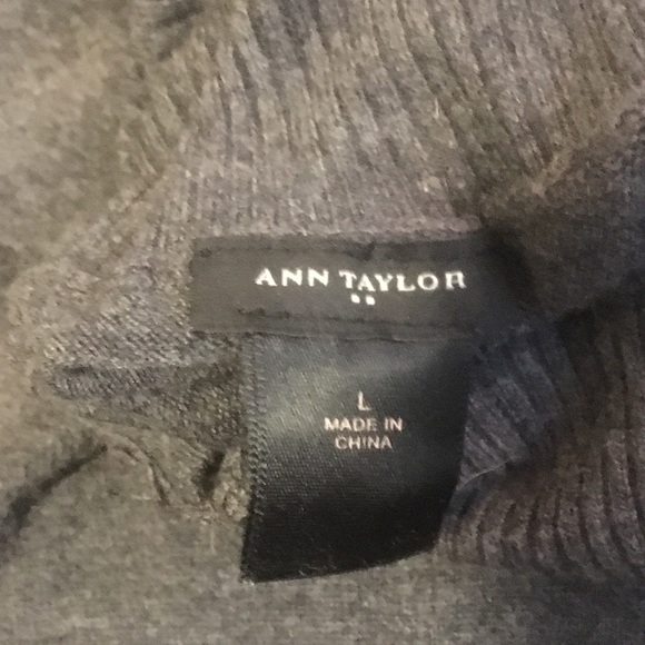 Ann Taylor gray turtleneck - Picture 2 of 3